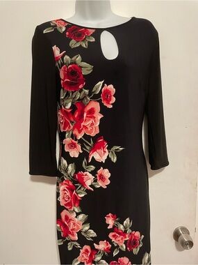 White House Black Market Black Floral Keyhole Dress
